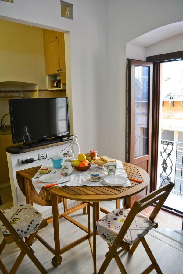 Abbardente Appartamento In Centro كالياري المظهر الخارجي الصورة